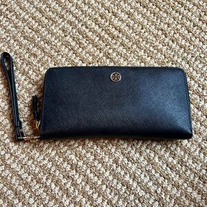 Tory Burch wristlet/ wallet